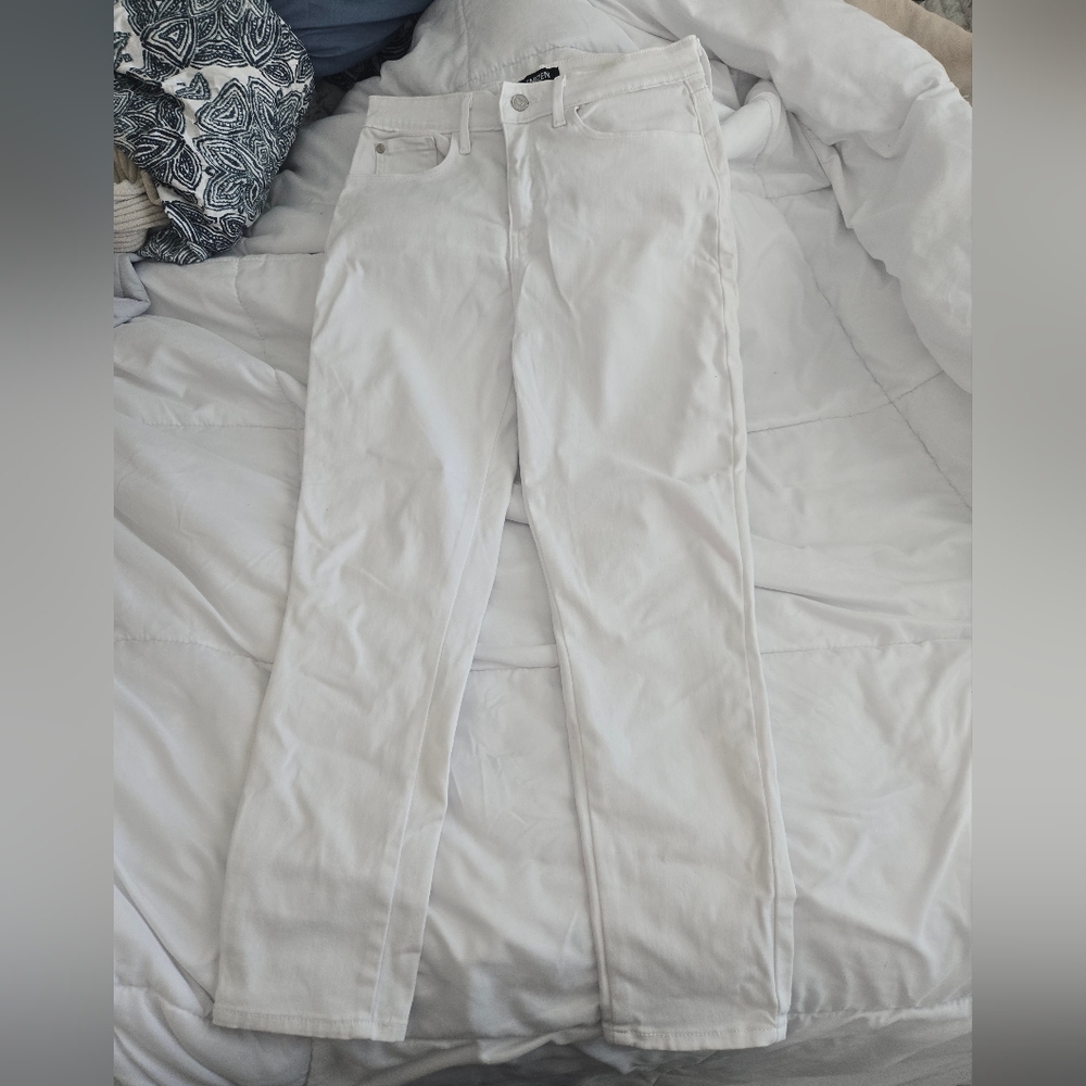 Denizen Levis White Jeans